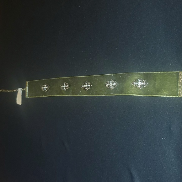 Vintage Olive Green Velvet Choker - Picture 7 of 7